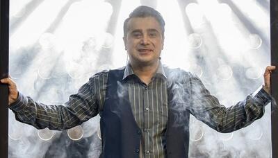 خوانندگی سپند امیر سلیمانی در برنامه هزار و یک