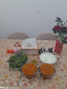 از شما/خوشمزه نهارامروزمون خوراک لوبیا،تقدیم نگاه گرمتان 😋😋🌹🌺🌺