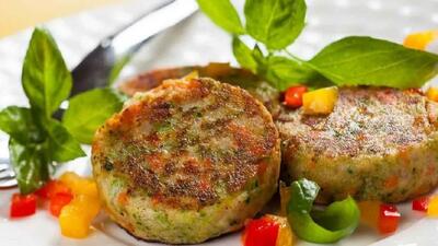 طرز تهیه یک کوکوی خوشمزه با سه قلم سبزیجات