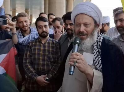 قاسمیان، روحانی رادیکال نزدیک به جلیلی، پس از ورود به ایران: تشخیص دادم مارپیچ سکوت [درمورد عربستان] را بشکنم / ما جزو «علما» محسوب می شویم / دست سعودی ها را یک مقدار رو کردم؛ در ظرف موثری حرف زدم که پخش شد /اینکه می گویند این اتفاقات روابط دیپلماتیک را خراب می کند، بیشتر به شوخی شبیه است