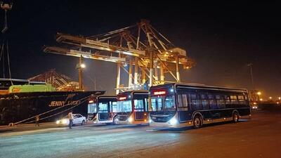 کشتی حامل ۵۰ اتوبوس برقی به بندرعباس رسید