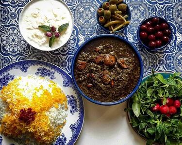 ترکیبات اصلی سبزی قورمه شمالی