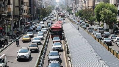انتقاد عضو شورای شهر تهران از تردد خودرو‌های مسئولین در خطوط ویژه