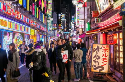l: دیلن لیوای کینگ، نویسنده و مترجم ساکن توکیو، مطلبی با عنوان «Tokyo drif what happens when a city stops being the future» در وب‌سایت گاردین نوشته است که متن آن با ترجمه‌ی علیرضا شفیعی‌نسب در سایت ترجمان منتشر شده است. متن کامل را در ادامه بخوانید.