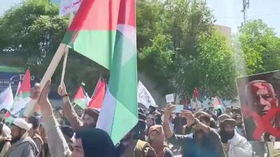 ببینید؛ راهپیمایی حامیان طالبان در حمایت از غزه