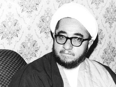 عکسی دیده نشده از صادق خلخالی در منزل شخصی‌اش در قم