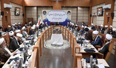 حوزه‌های علمیه برای خدمت به جامعه اقتضائات روز را مدنظر قرار دهند