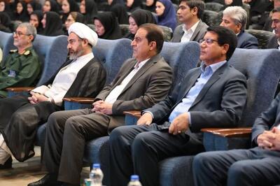 مدیرانی که در مسیر آرمان‌های شهدا حرکت نکنند، باید کنار بروند