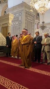 وزیر خارجهٔ عربستان در مسجد اموی پیش‌نماز شد