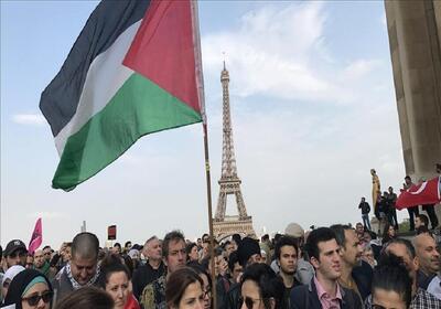یک فواره در پاریس در حمایت از فلسطین به رنگ قرمز در آمد+فیلم