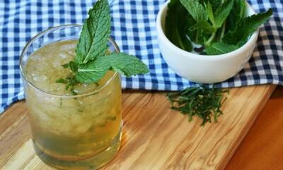 طرز تهیه شربت نعناع خانگی؛ نوشیدنی خنک و خوش‌عطر برای تابستان