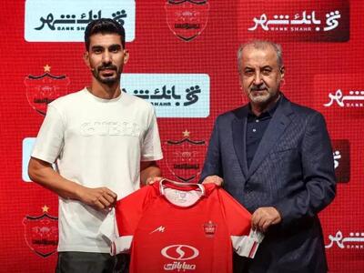 جشن تولد خرید تازه پرسپولیس در باشگاه