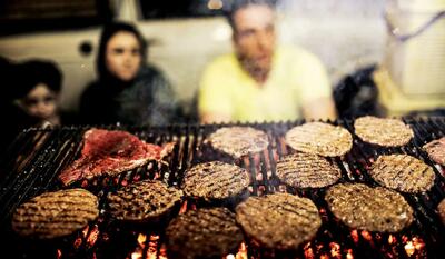 غذا می‌خواهند و پول ندارند/ افزایش چشمگیر درخواست نسیه و حساب نکردن مشتریان در کافه‌ها و رستوران‌ها | اقتصاد24