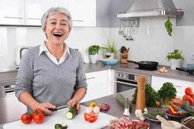 رژیم غذایی میانسالی: کلید سالمندی بدون بیماری