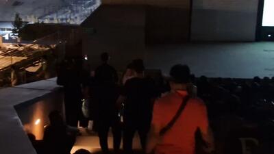 ترک سینمای باغ کتاب تهران توسط هواداران اینتر پیش از پایان بازی