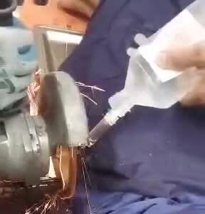 ببینید| نجات معجزه‌آسای کارگر ساختمانی پس از سقوط و فرو رفتن میلگرد در بدنش | 11 خرداد 1404