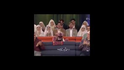 گریه‌های واقعی و صمیمی مونا کرمی و سپند امیرسلیمانی بعد از شنیدن آهنگ دل‌نشین جناب‌خان برای فرزند در راه‌شان