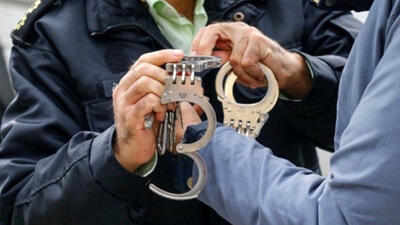 عاملان سنگ‌پرانی به کامیون‌های عبوری در قزوین دستگیر شدند
