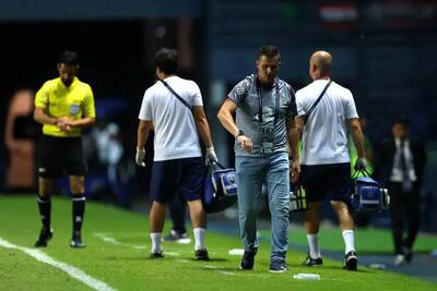 سرمربی سابق پرسپولیس در تایلند گل کاشت