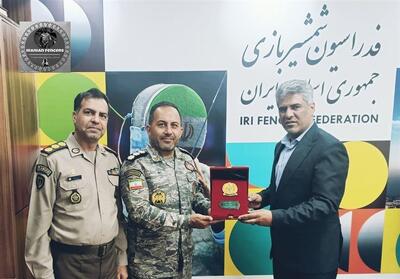 جلسه مشترک رئیس فدراسیون شمشیربازی با مسئولان وزارت دفاع - تسنیم