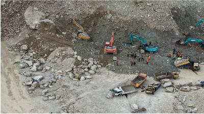 حادثه ریزش معدن در اندونزی ۱۷ کشته بر جا گذاشت/ جست‌و‌جو برای یافتن سایر قربانیان ادامه دارد
