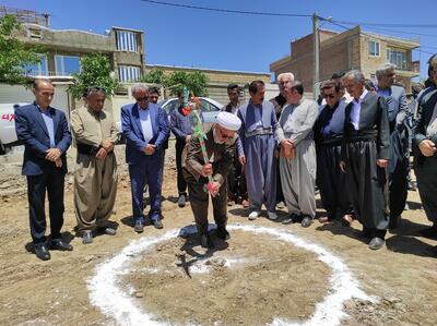 یک واحد آموزشی در روستای قایبرد بانه کلنگ‌زنی شد