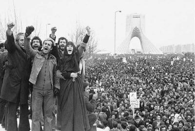 چرا «دیروز»‌، چرا «اکنون» چرا «فر دا»؟