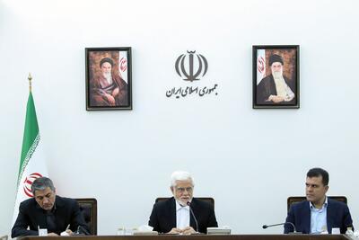 عارف: از اقدامات کوتاه‌مدت و رقابتی در حوزه امنیت فضای سایبر پرهیز کرد