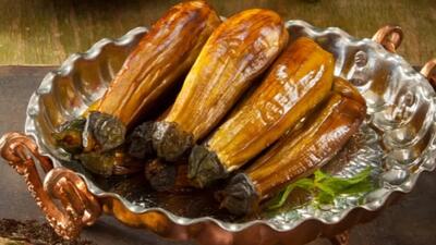 سرخ کردن بادمجان با ماست؛ روش کم‌روغن اما خوش‌طعم!