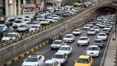 تردد پر حجم و سنگین در اکثر معابر و بزرگراه‌های پایتخت