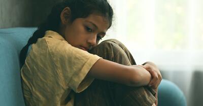 سو abuse استفاده جنسی خواهر و برادر چیست؟ آمار ، علائم و اثرات