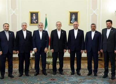 دیدار ۶ سفیر جدید ایران با رئیس جمهور - اکونیوز