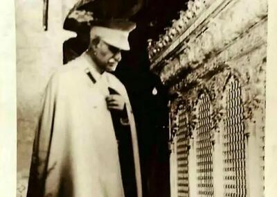 تصویر؛ «رضاخان و همراهانش در حرم امام رضا»، سال 1314