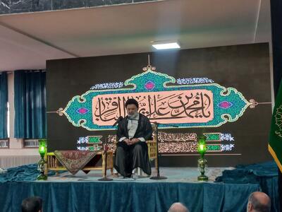امام خمینی(ره) احیاگر اسلام اصیل و مکتب اهل بیت(ع)هستند