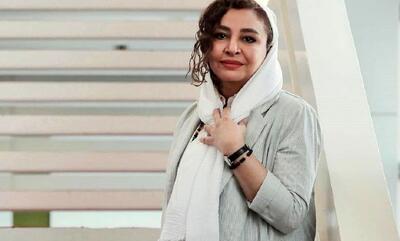 تیپ دهه شصتی مه‌لقا باقری و ژاله صامتی در کنار عطاران
