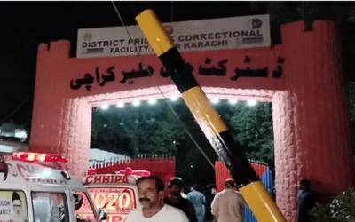 یکصد زندانی گریختند