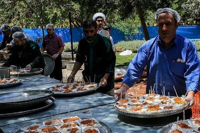 از گستراندن سفره‌های اطعام غدیر در مساجد مشهد تا نهج البلاغه خوانی در دهه ولایت ۱۴۰۴