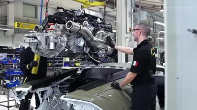 دنیای خودروسازی / خط تولید ابرخودروهای افسانه ای لامبورگینی در ایتالیا