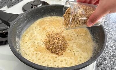 طرز تهیه نان شیرمال با مغز گردو در ماهیتابه