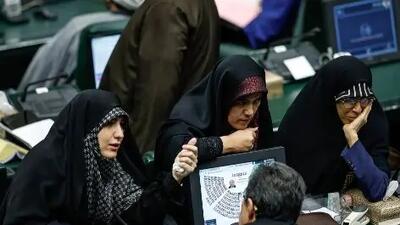 فلاحی: اکثریت آقایان در سلول های خاکستری شان، اعتقادی به توانایی زنان ندارند