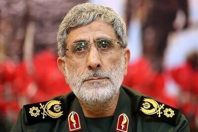 این تصویر از سردار قاآنی در مرقد امام خبر ساز شد
