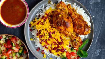 طرز تهیه مرغ زعفرانی؛ غذای رستورانی خوشمزه با طعمی بی‌نظیر