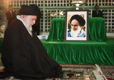 امام خمینی (ره)؛ رهبری کاریزماتیک که تاریخ را دگرگون کرد - تسنیم