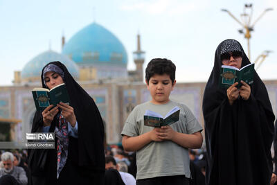 شرح دعای روز عرفه امام حسین(ع) را در دعای امام سجاد(ع) بخوانید