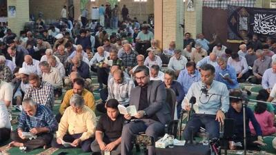قرائت دعای عرفه در مصلای جمعه گناوه