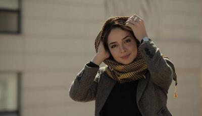 کافه گردی المیرا دهقانی با استایل جسورانه و عینک گران قیمتش+تصویر