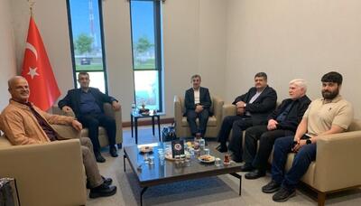 عکسی از احمدی‌نژاد در سفر به استانبول