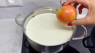 طرز تهیه پنیر خامه ای با ۱ عدد سیب و یک لیتر شیر