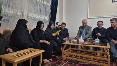 عکس/ دیدار ربیعی و مهاجرانی با خانواده الهه حسین‌نژاد | اقتصاد24