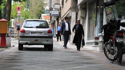 هشدار پلیس راهور تهران: در پیاده‌رو پارک کنید، جریمه می‌شوید